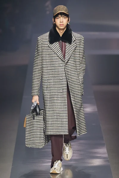 Look 17